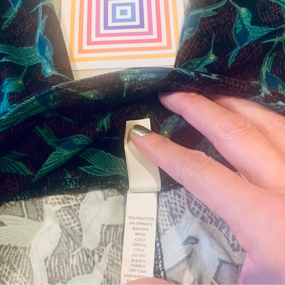 New Lularoe Butter Soft Leggings - Hummingbird OS - Picture 4 of 4